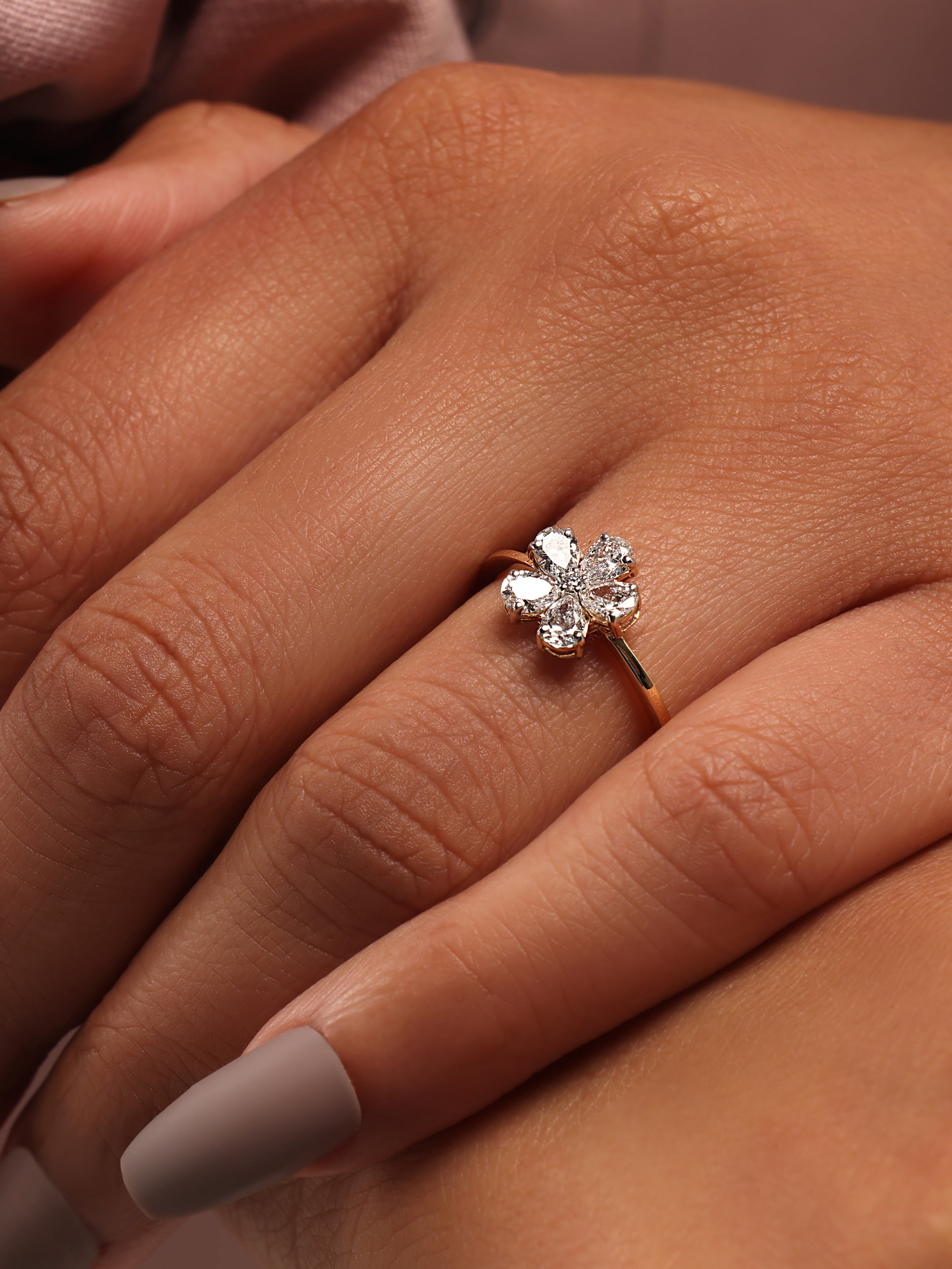 LUNA BLOOM RING